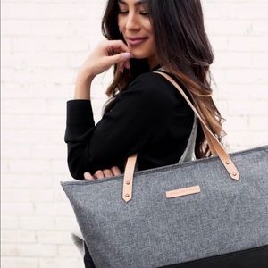 Petunia Pickle Bottom Downtown Tote Diaper Bag